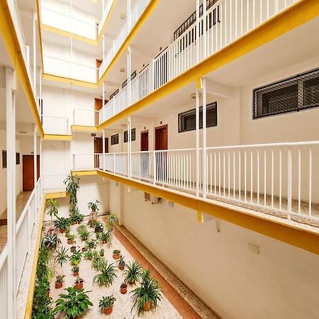 Modern Apartment Right In The Heart Of 베니돔 외부 사진