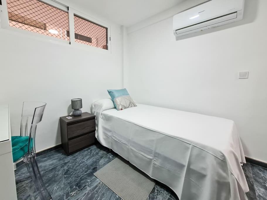 Modern Apartment Right In The Heart Of 베니돔 외부 사진