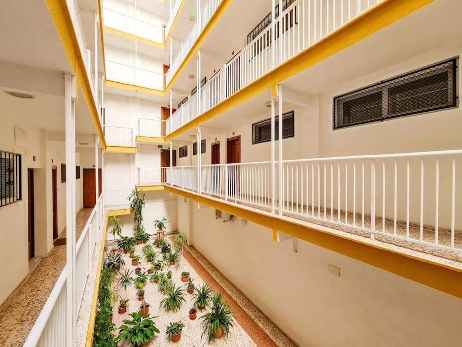 Modern Apartment Right In The Heart Of 베니돔 외부 사진